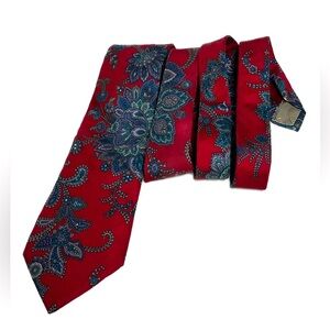 CHRISTIAN‎ DIOR Red Paisley Italian Silk USA Designer Mens Tie VTG RARE